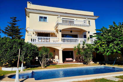 Cluster house for sale in Marbella, Málaga. 