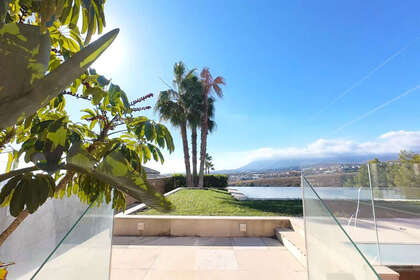 Cluster house for sale in El Paraiso, Estepona, Málaga. 