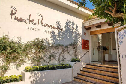 Penthouse for sale in Puerto Banús, Marbella, Málaga. 