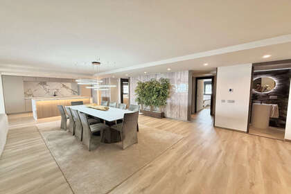 Apartment for sale in Puerto Banús, Málaga. 