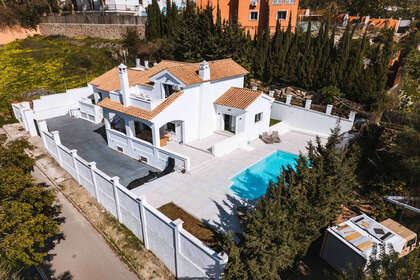 Cluster house for sale in Estepona, Málaga. 