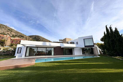 Reihenhaus zu verkaufen in Benalmádena, Málaga. 