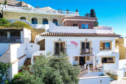 Cluster house for sale in Almuñécar, Granada. 