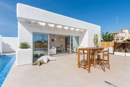 Cluster house for sale in Dolores, Alicante. 