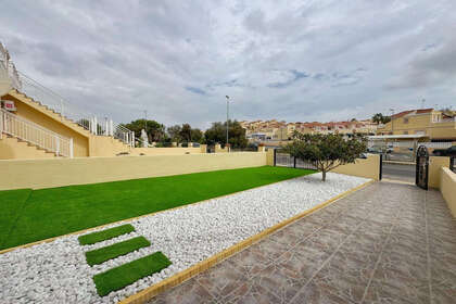 Reihenhaus zu verkaufen in Orihuela-Costa, Alicante. 