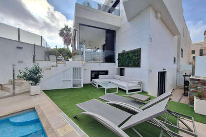 Reihenhaus zu verkaufen in Orihuela-Costa, Alicante. 