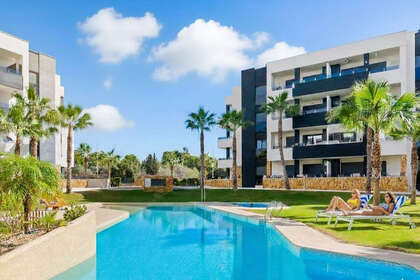 Penthouse for sale in Villamartín, Alicante. 