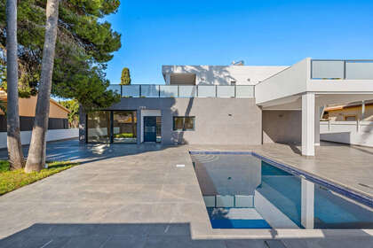 Cluster house for sale in Campoamor, Alicante/Alacant. 