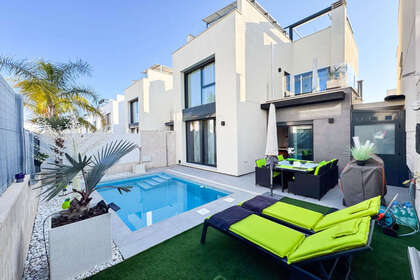 Reihenhaus zu verkaufen in Los Altos, Torrevieja, Alicante. 