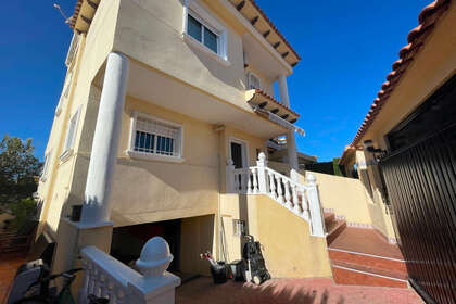 Cluster house for sale in Guardamar del Segura, Alicante. 