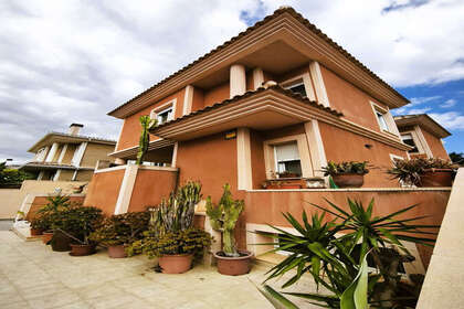 Reihenhaus zu verkaufen in Alicante/Alacant. 