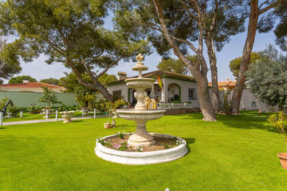 Cluster house for sale in Campoamor, Alicante/Alacant. 