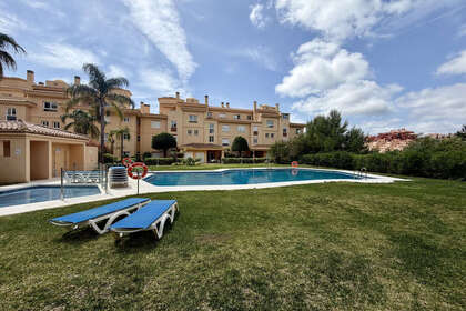 Apartamento venda em Calahonda, Mijas, Málaga. 