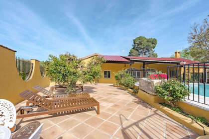 Farmy na prodej v Coín, Málaga. 