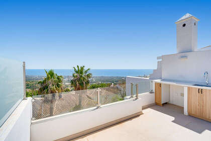 Domy na prodej v Altos de Los Monteros, Marbella, Málaga. 