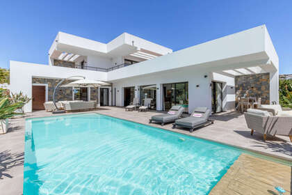 Řadový dům na prodej v Moraira, Alicante. 