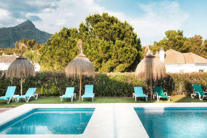 Domy na prodej v Nueva andalucia, Málaga. 