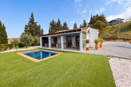 Farmy na prodej v Coín, Málaga. 