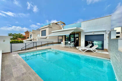 Cluster house for sale in San Miguel de Salinas, Alicante. 