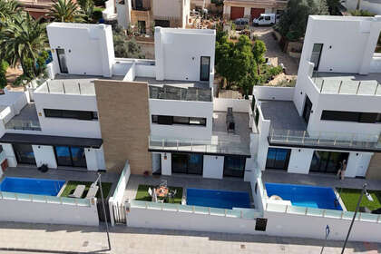 Klynge huse til salg i Villamartín, Alicante. 