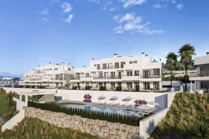 Apartment for sale in Alcaidesa, Línea de la Concepción (La), Cádiz. 