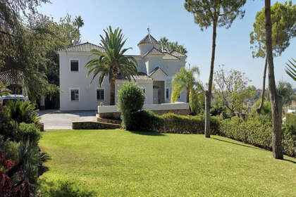 Cluster house for sale in Estepona, Málaga. 