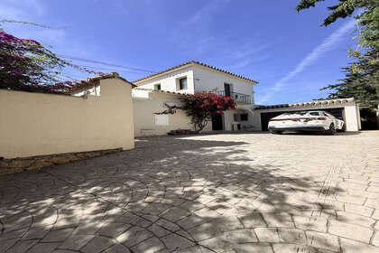 Cluster house for sale in Estepona, Málaga. 