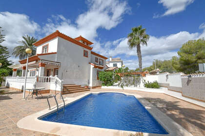 Cluster house for sale in Orihuela-Costa, Alicante. 