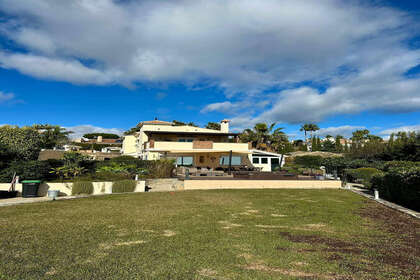 Cluster house for sale in Estepona, Málaga. 