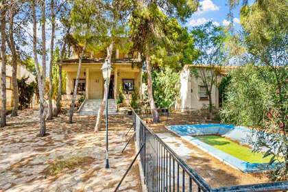 Cluster house for sale in Torrevieja, Alicante. 