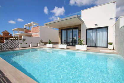 Cluster house for sale in Orihuela-Costa, Alicante. 