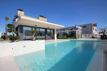 Cluster house for sale in Orihuela-Costa, Alicante. 