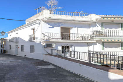 House for sale in Guaro, Málaga. 