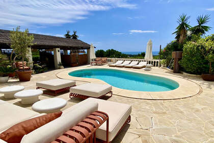Cluster house for sale in Estepona, Málaga. 