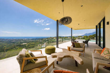 Cluster house for sale in Benahavís, Málaga. 