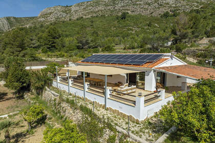 Cluster house for sale in Pedreguer, Alicante. 