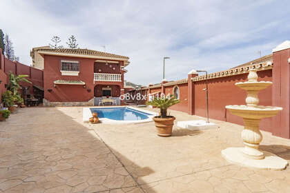 Cluster house for sale in Ciudad Jardín, Málaga. 