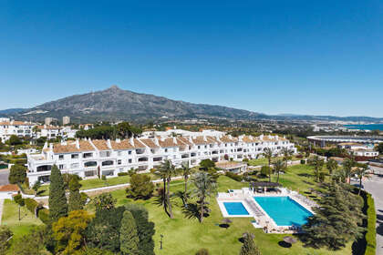 Apartment for sale in Nueva andalucia, Málaga. 