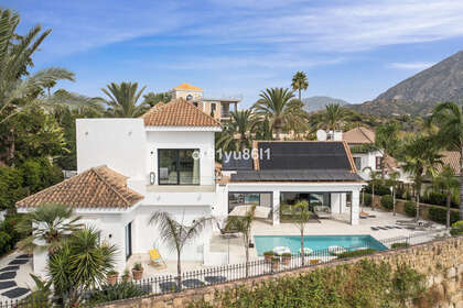 Cluster house for sale in Puerto Banús, Marbella, Málaga. 