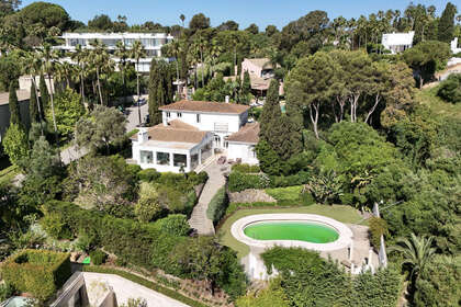 Cluster house for sale in Sotogrande, Cádiz. 