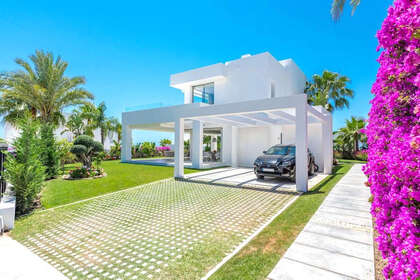 Cluster house for sale in Marbella, Málaga. 