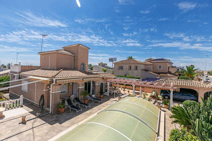 Cluster house for sale in Orihuela-Costa, Alicante. 