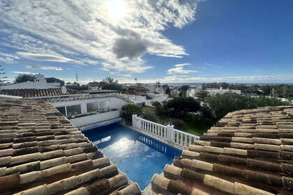 Cluster house for sale in Calahonda, Mijas, Málaga. 