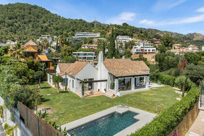 Cluster house for sale in Puerto Banús, Marbella, Málaga. 