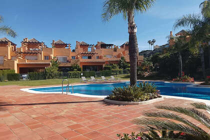 House for sale in El Paraiso, Estepona, Málaga. 