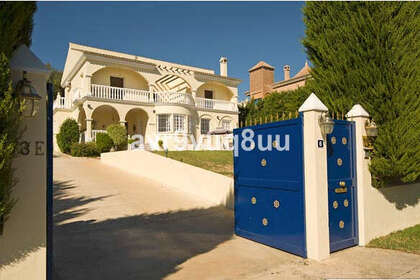 Cluster house for sale in Mijas Golf, Málaga. 