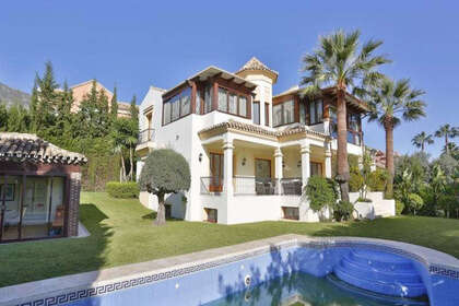 Cluster house for sale in Sierra Blanca, Marbella, Málaga. 