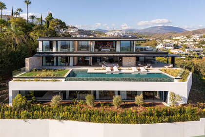 Cluster house for sale in Benahavís, Málaga. 