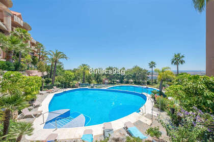 Apartment for sale in Nueva andalucia, Málaga. 