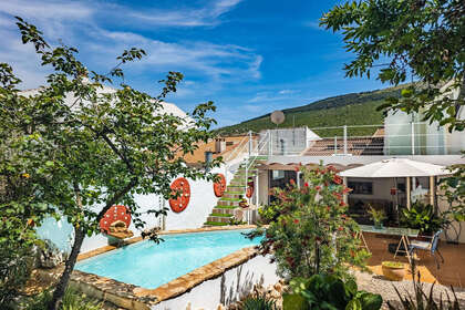 House for sale in Alfarnate, Málaga. 